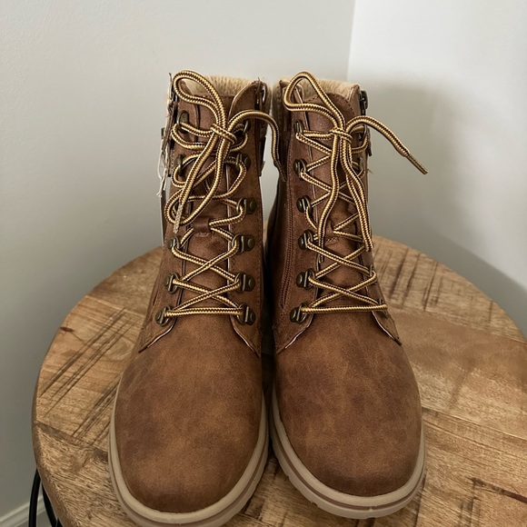 Cliffs by White Mountain Hearty
Women's Combat Boots - Picture 4 of 5